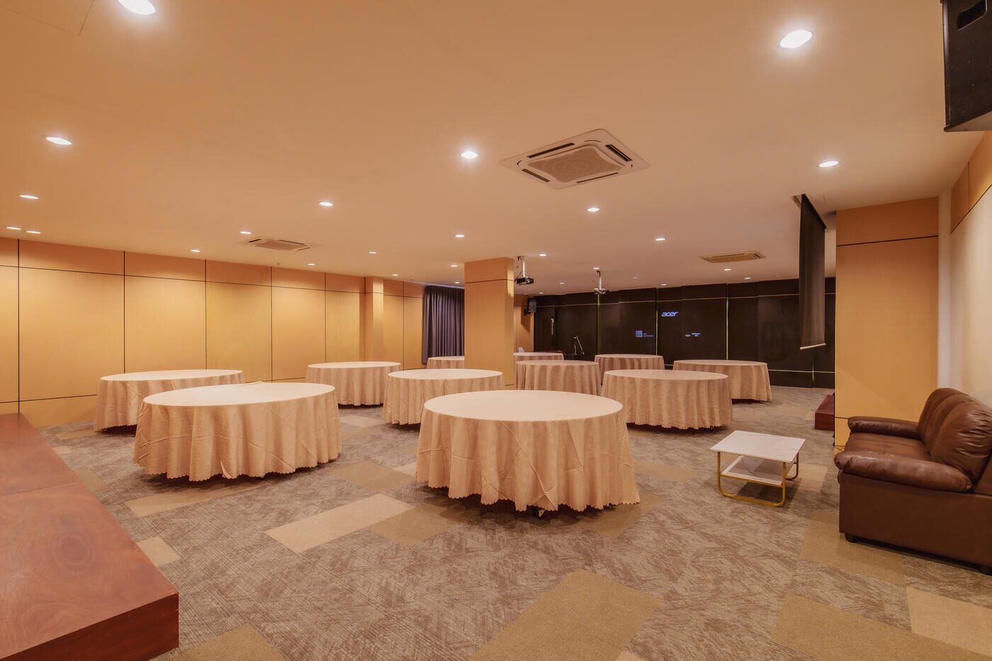 Conference hall at Elite Suites Patong